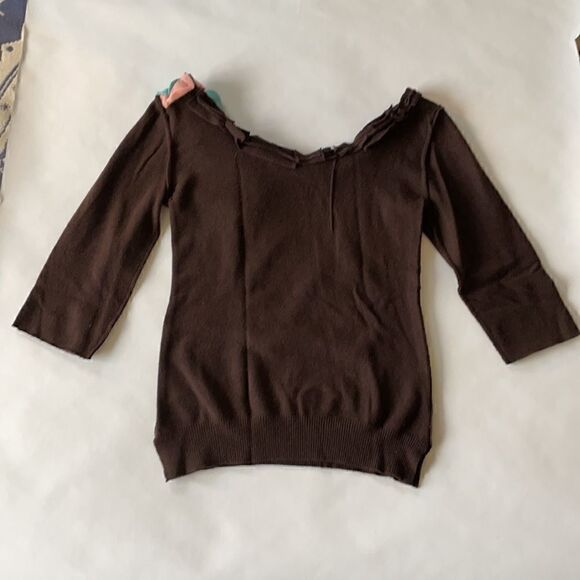 Wide Collar Sweater with Knit Flowers, 3/4 Sleeve - Picture 4 of 4